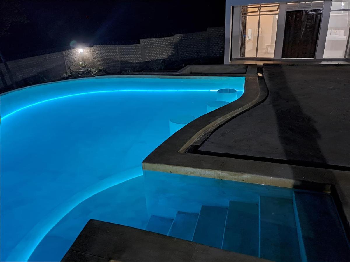 Cave Diani Holiday Apartments ディアニ・ビーチ エクステリア 写真