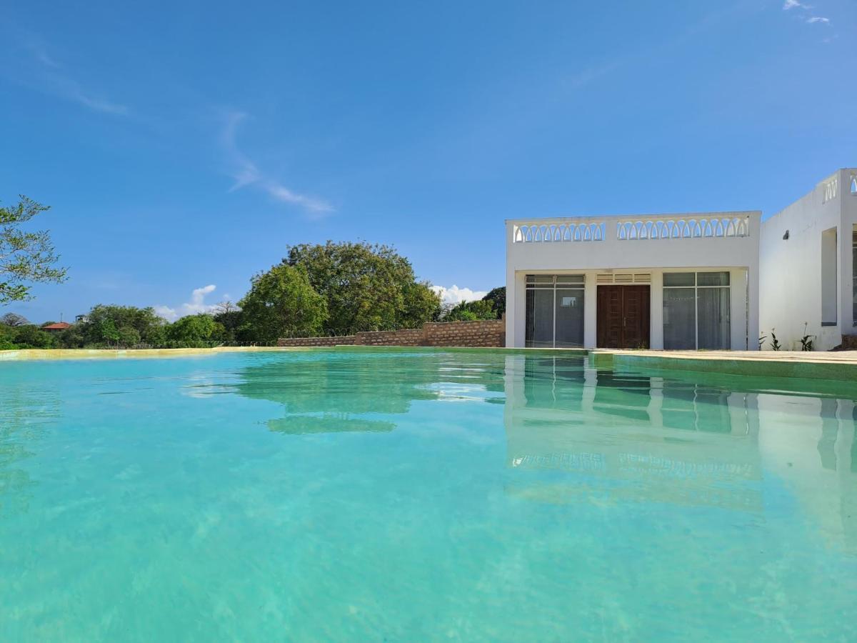 Cave Diani Holiday Apartments ディアニ・ビーチ エクステリア 写真