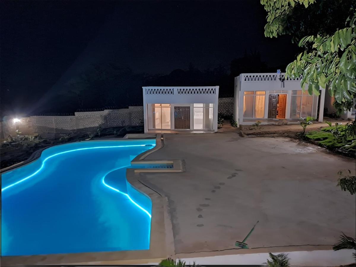 Cave Diani Holiday Apartments ディアニ・ビーチ エクステリア 写真