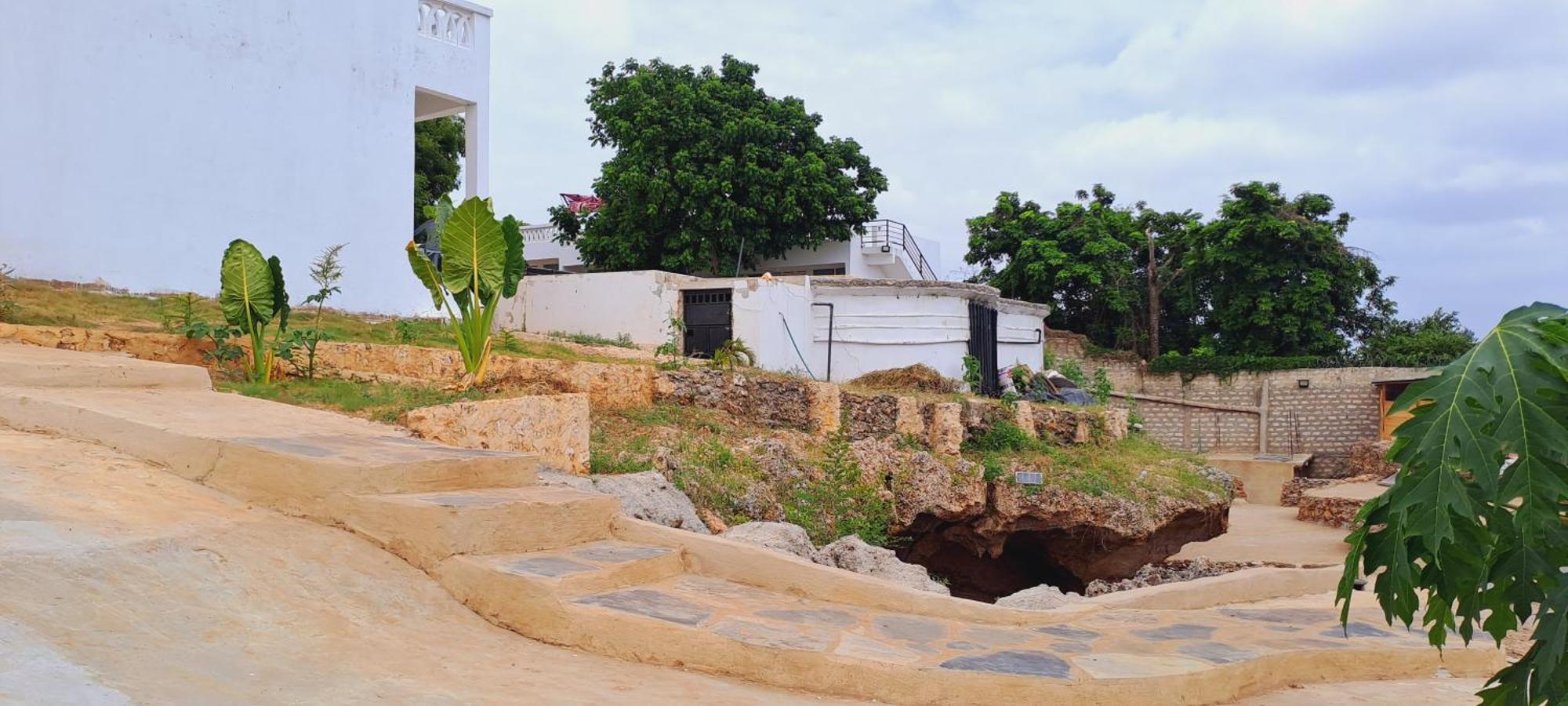 Cave Diani Holiday Apartments ディアニ・ビーチ エクステリア 写真